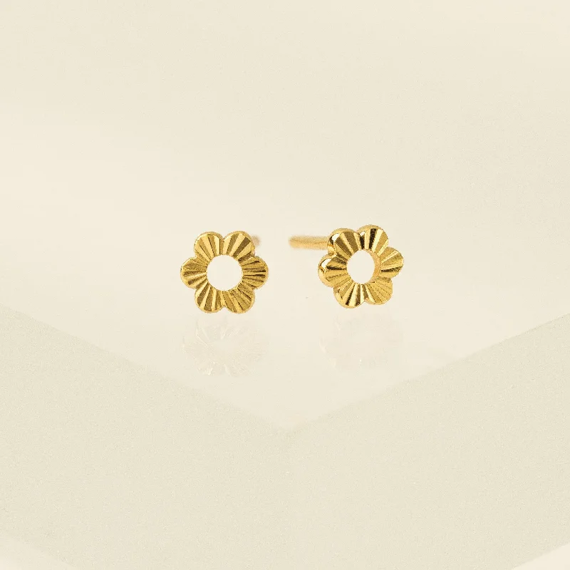 Star Shaped Stud Earrings for Charm -Daisy Fluted Stud Earrings