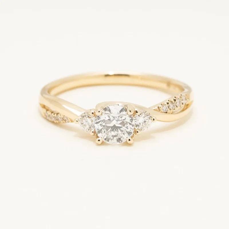 Women’s rings with stretch bands for ease -Diamond Engagement Ring in 14kt Yellow Gold (5/8ct tw)