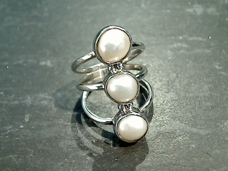 Women’s silver rings featuring bold turquoise gems -Size 8 Pearl, Sterling Silver Ring