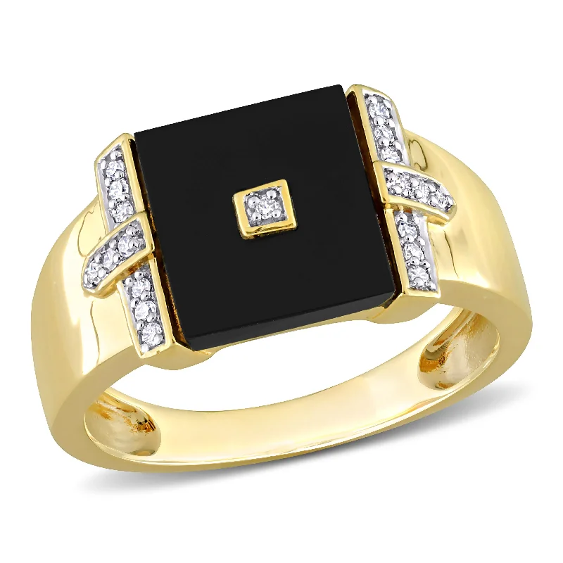 Women’s rings with peridot stones for sparkle -Mimi & Max 8ct TGW Square Black Onyx and 1/10ct TW Diamond Men's Ring in Yellow Plated Sterling Silver